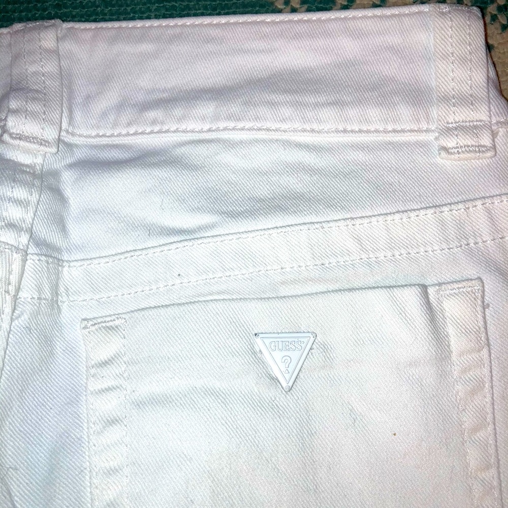 White guess jeans daredevil boot cut great condition sz 26